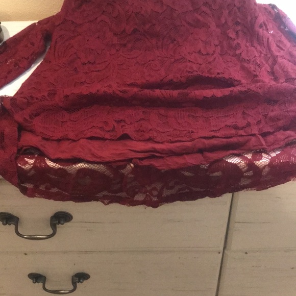 Hollister V-neck Lace Dress - Picture 10 of 10